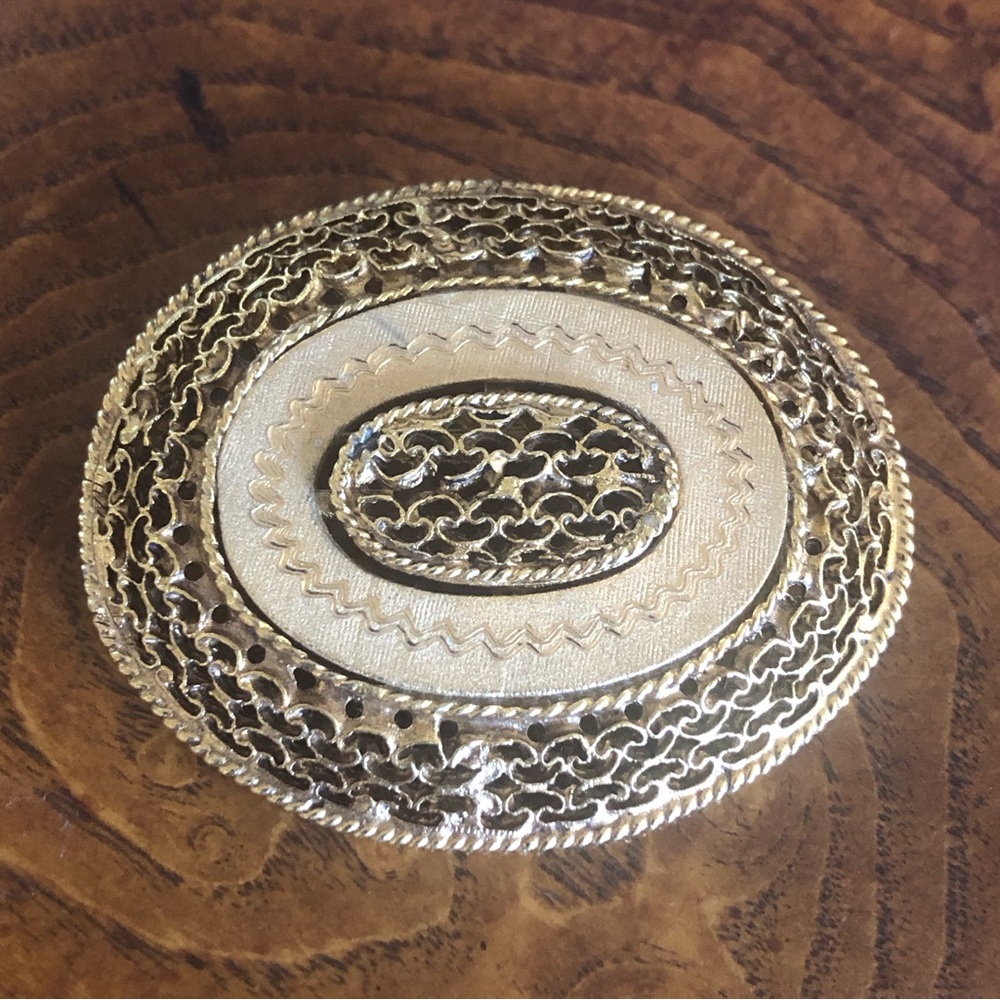 Vintage gold filigree cameo style large brooch pin